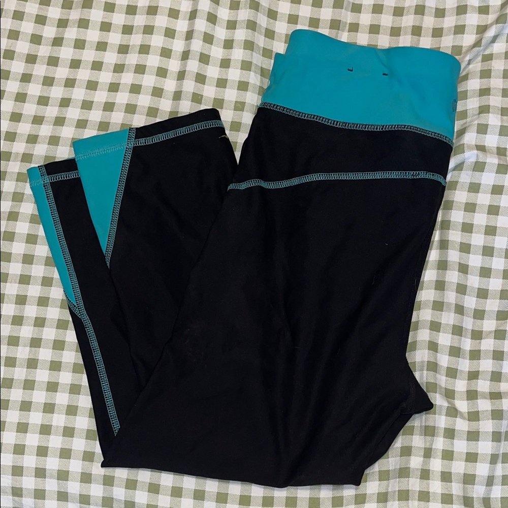 Black and Teal Capri Leggings